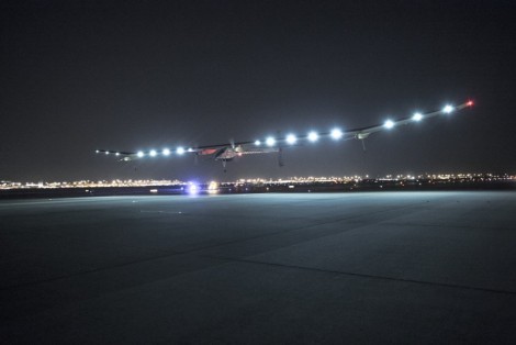 2013_05_23 Across America Flight Phoenix to Dallas landing revillard Photo Credit: Solar Impulse